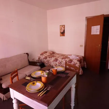 公寓 蒙特卡蒂尼假日旅馆